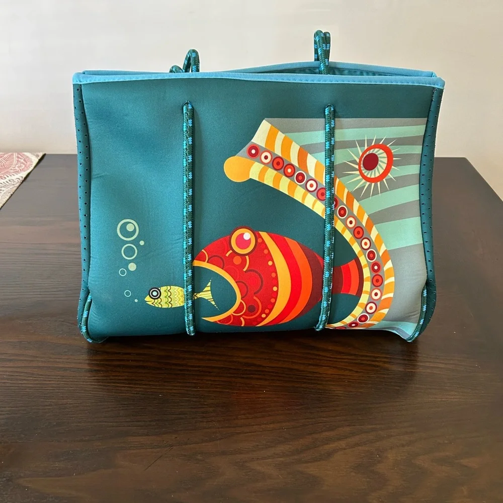 NEW Teal Fish Design Tote Bag Neoprene Large to X-Large summer beach pool resort - Picture 13 of 13